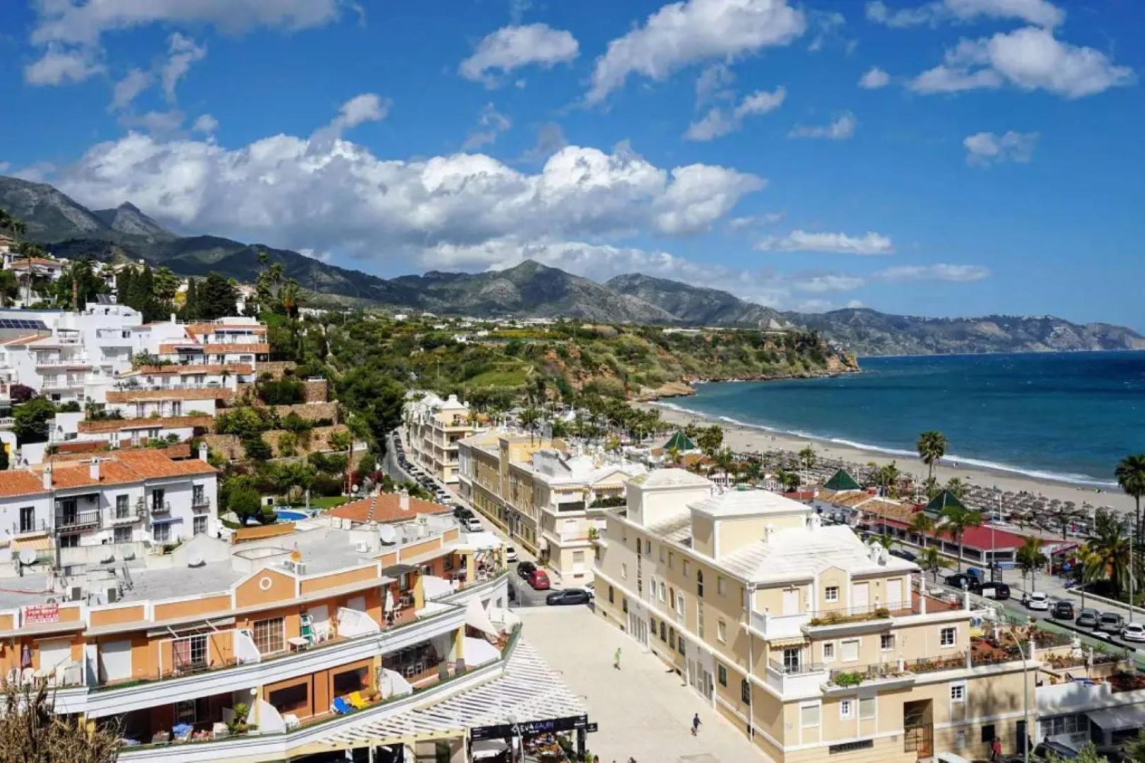 Apartament Burriana Beach Silhouse Nerja Buitenkant foto